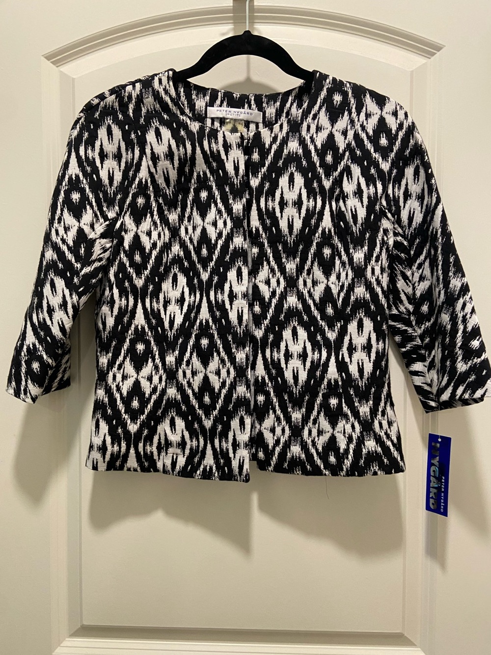 Nygatd Petite Sophisticate Black & White Patterned Jacket Top